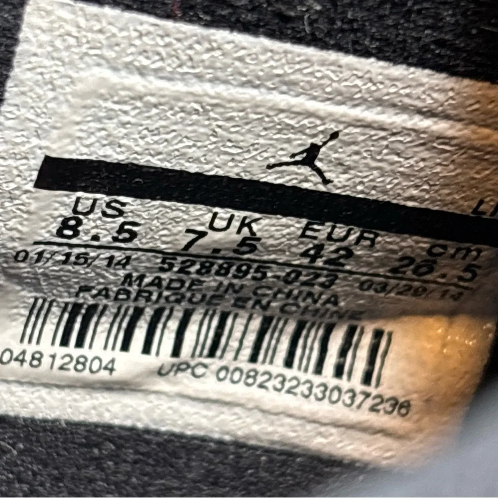 Size 8.5 - Air Jordan 11 Retro‎ Low Infrared 23